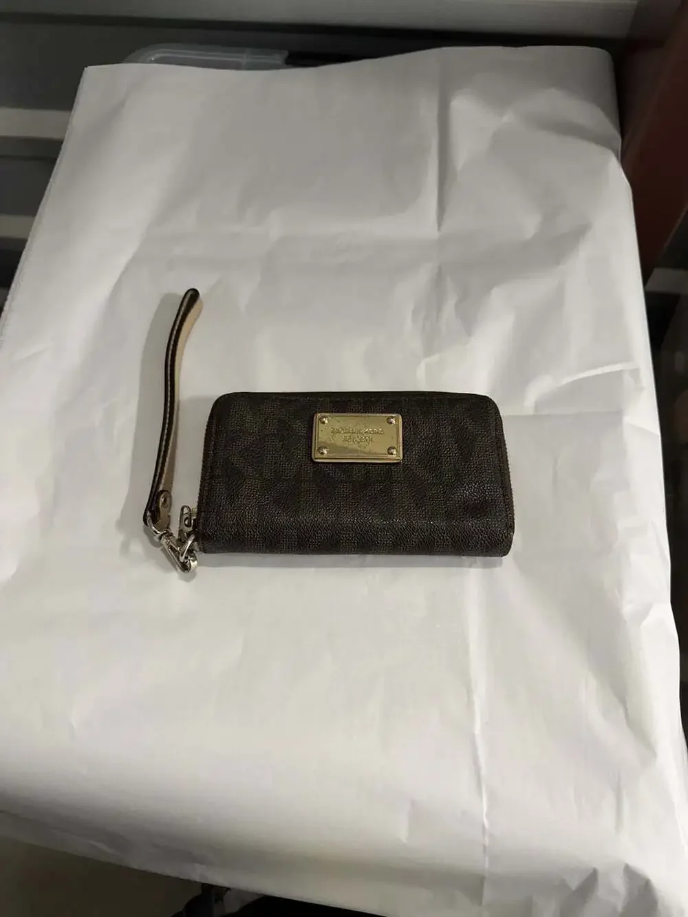 Michael Kors wallets for women - Picture 1 of 11